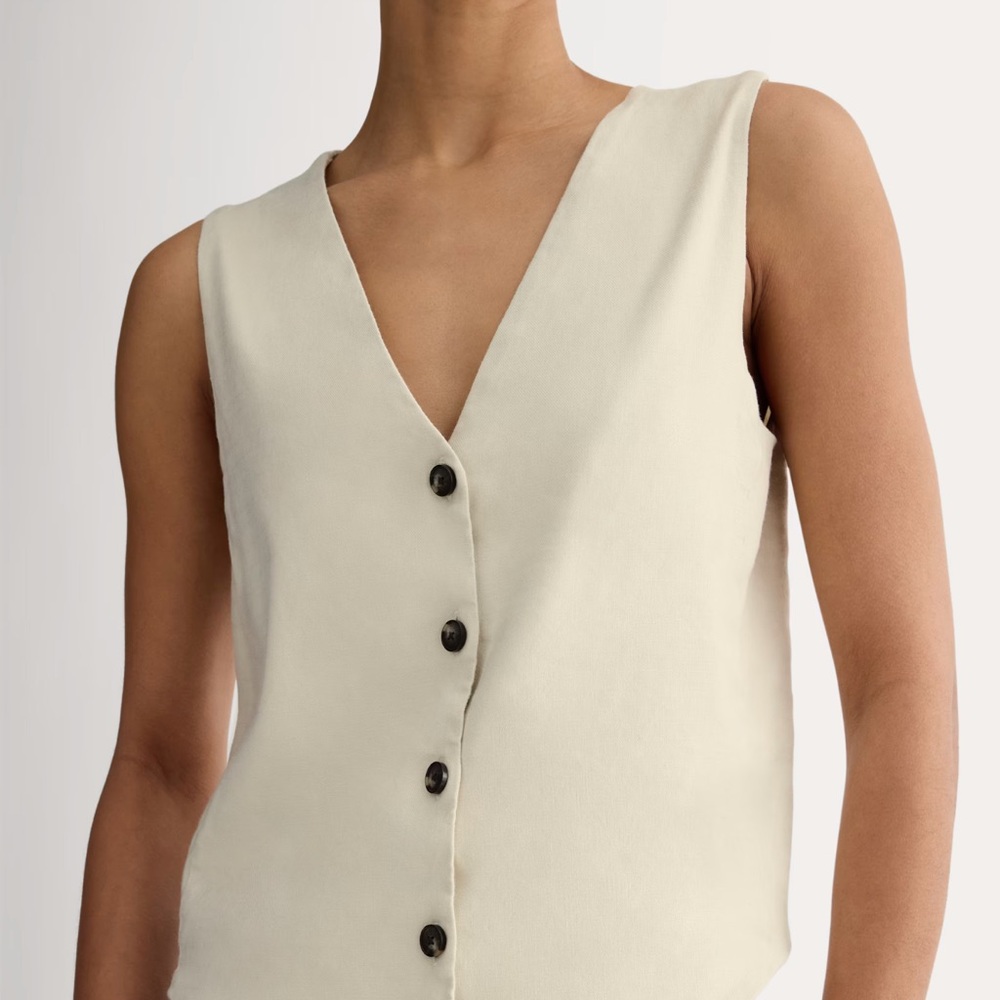 Everlane The Vest in Stretch Linen Cream 2 - Picture 3 of 8